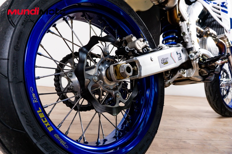 Motorbike image 3