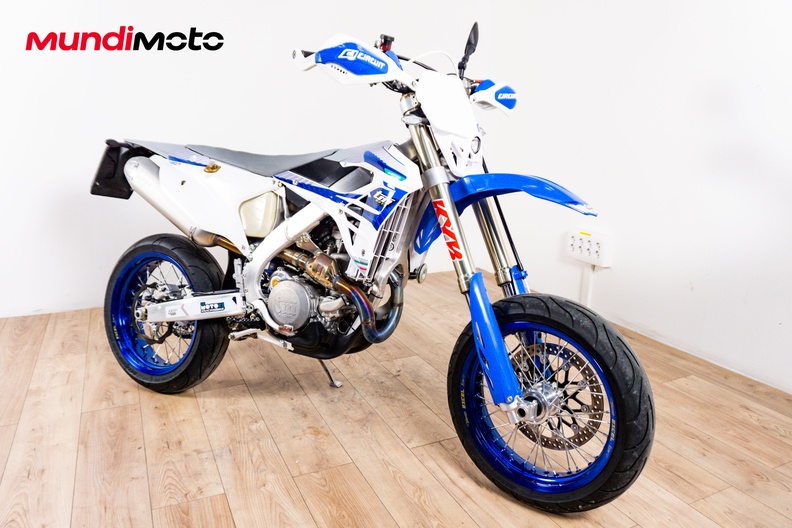 Motorbike image 1