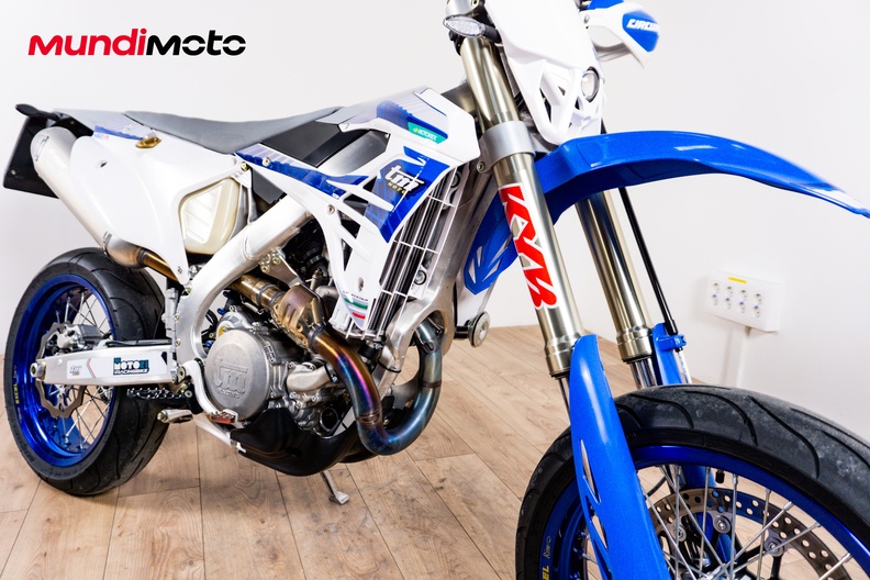 Motorbike image 4