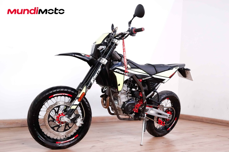 Motorbike image 7
