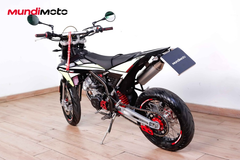 Motorbike image 6