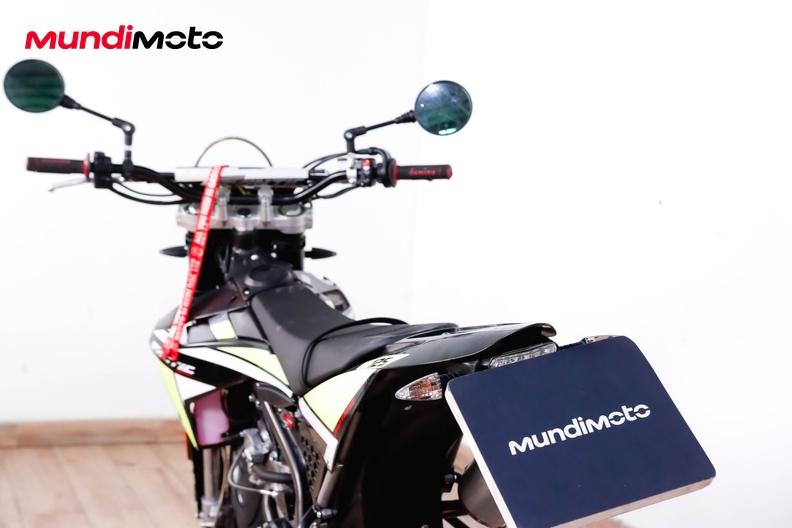 Motorbike image 9