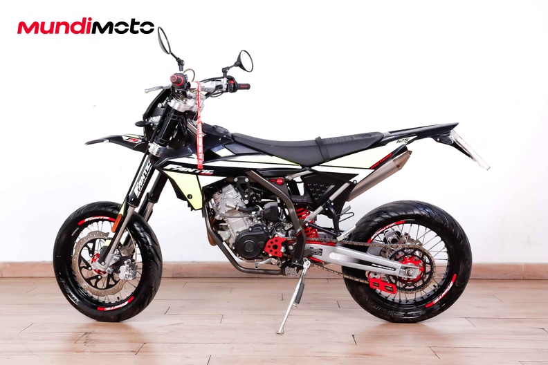 Motorbike image 5