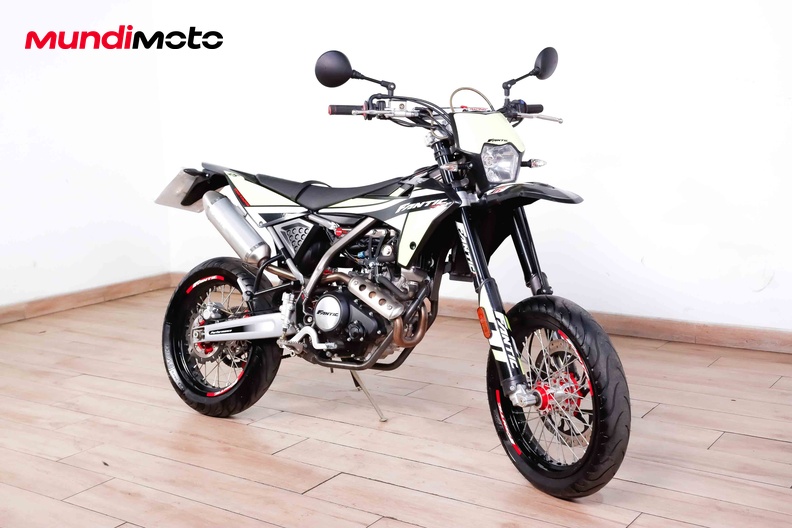 Motorbike image 1