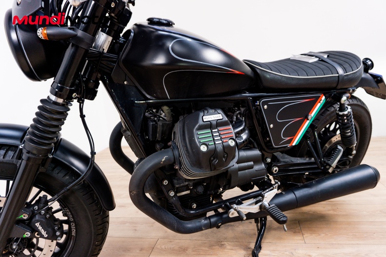 Motorbike image 9