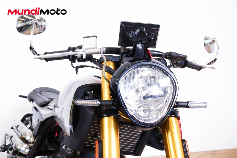 Motorbike image 4