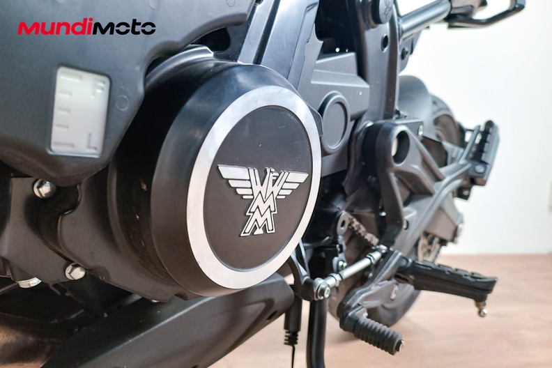 Motorbike image 9