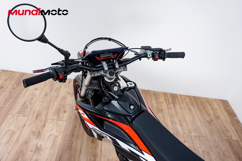 Motorbike image 10