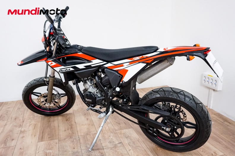 Motorbike image 7