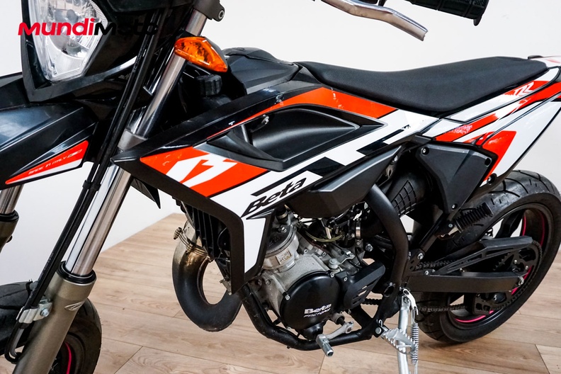 Motorbike image 8