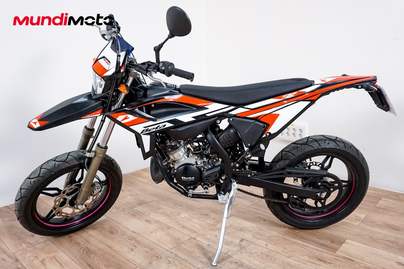 Motorbike image 5