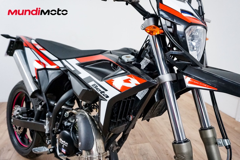 Motorbike image 4
